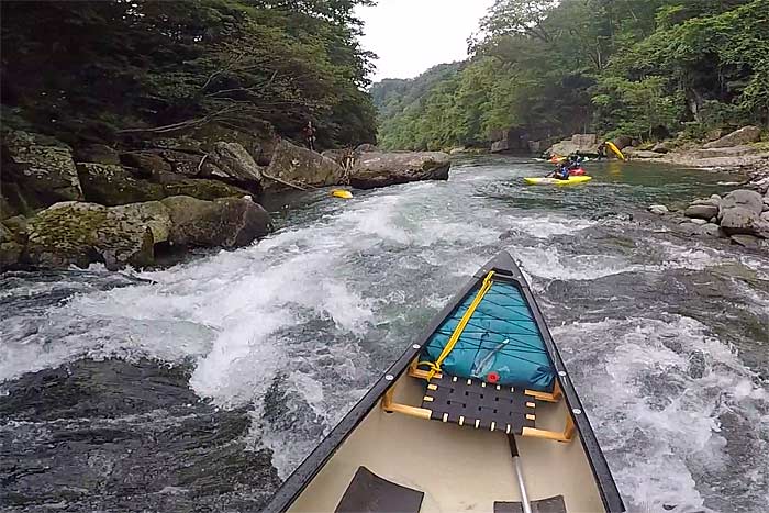 白老川の川下り