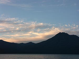 夕暮れの恵庭岳