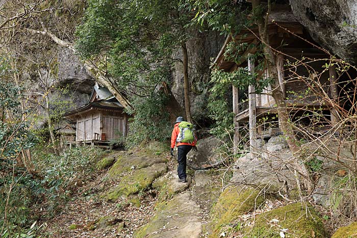 三徳山三佛寺納経堂観音堂