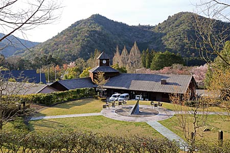 西脇市日本のへそ日時計の丘公園オートキャンプ場