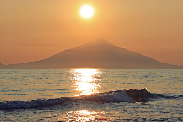 利尻山に沈む夕日