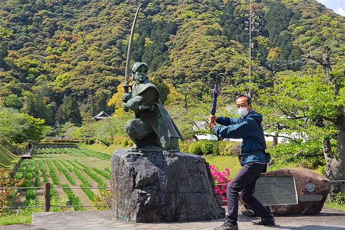 佐々木小次郎像