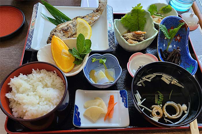 山女魚塩焼き定食