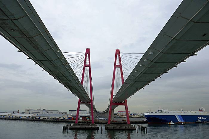 名港トリトン