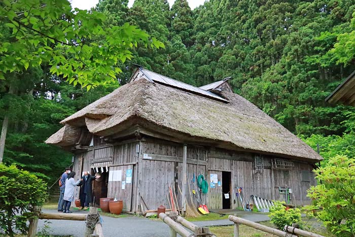 男鹿真山伝承館