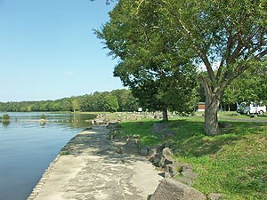 女満別湖畔野営場